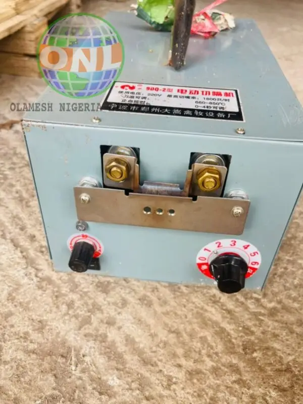 Automatic De-beaking Machine