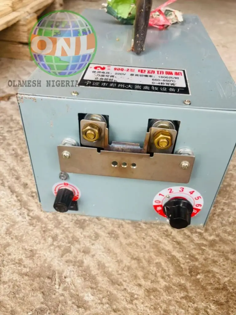 Automatic De-beaking Machine